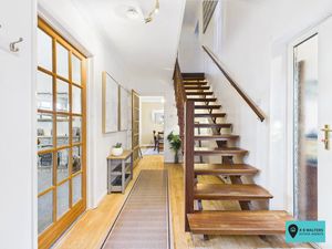 Entrance Hall- click for photo gallery